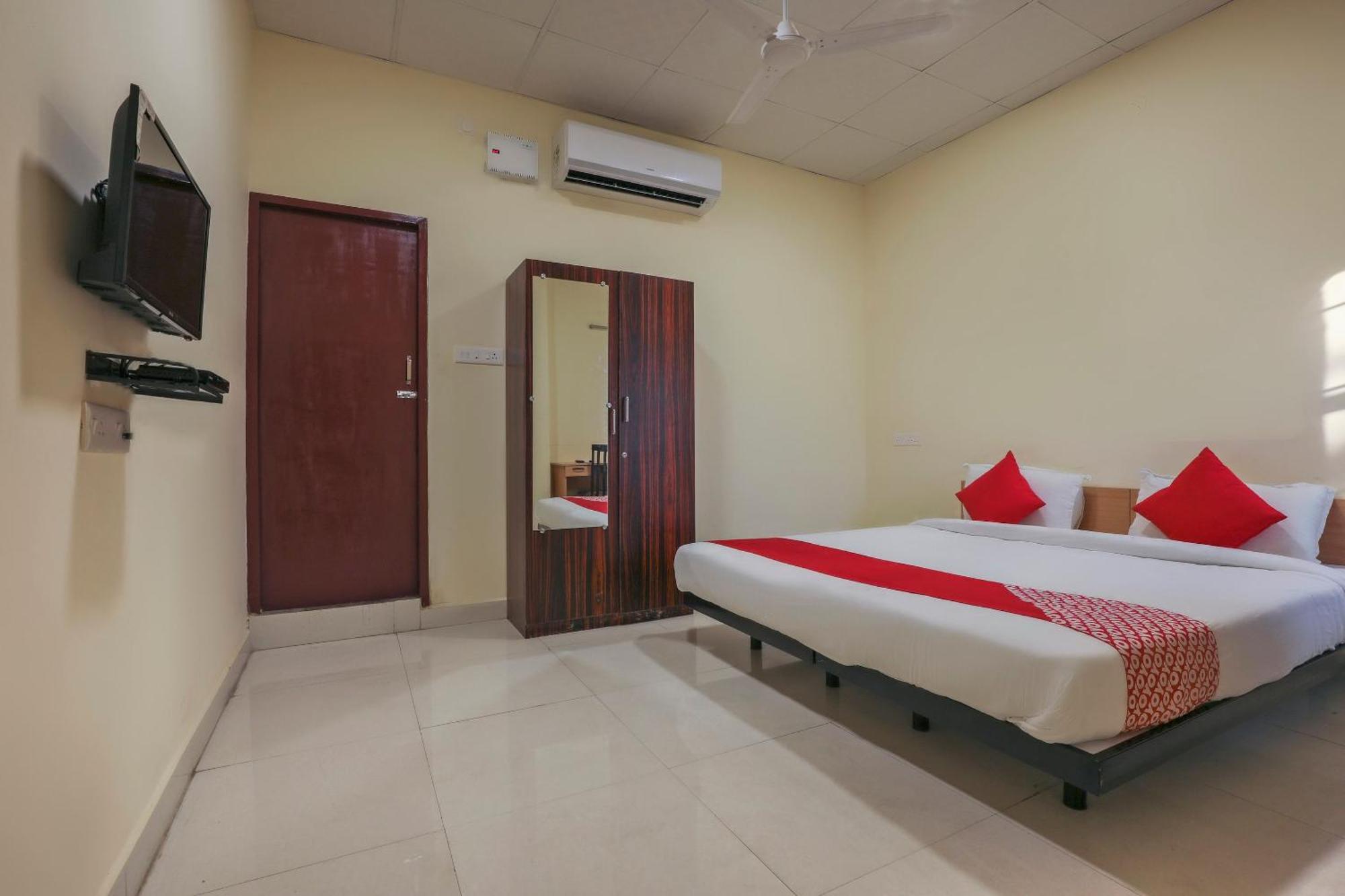 Hotel O Om Sakthi Hotel Puducherry Exterior foto