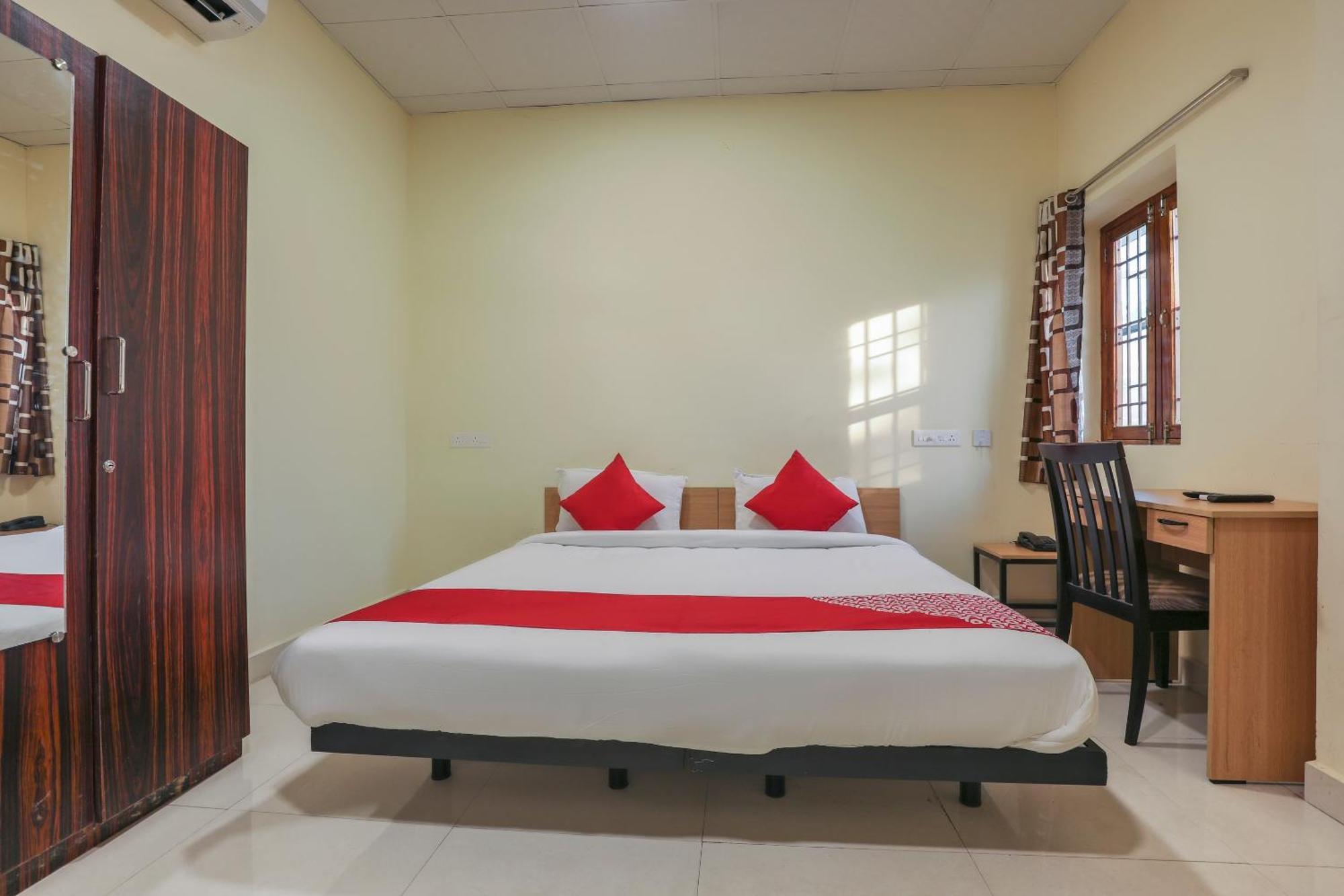Hotel O Om Sakthi Hotel Puducherry Exterior foto