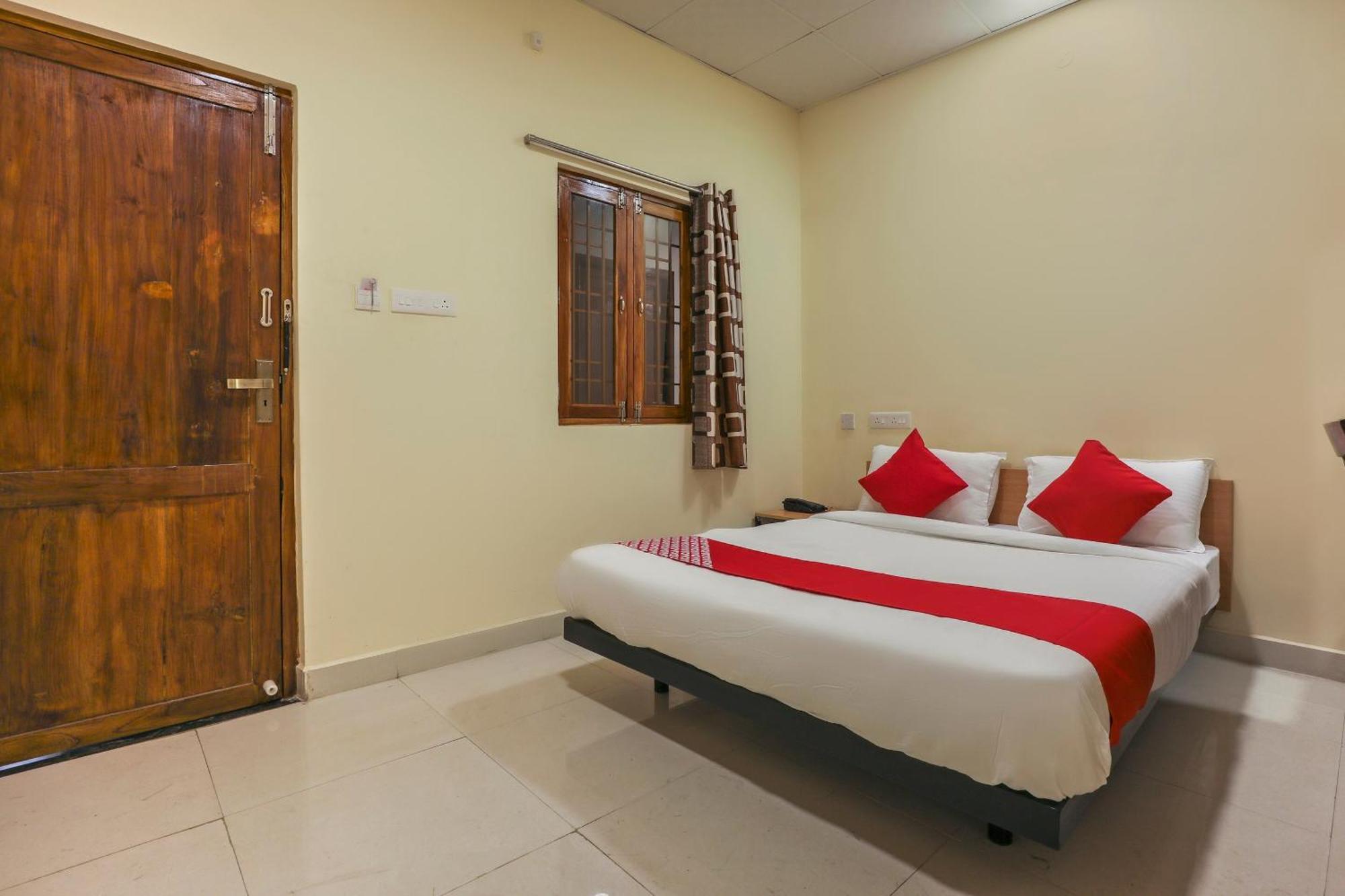 Hotel O Om Sakthi Hotel Puducherry Exterior foto